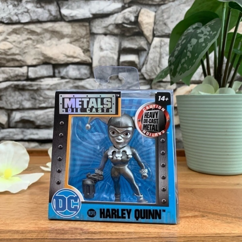 2016 DC Comics Harley Quinn M395 Metals Heavy Die Cast Chrome Silver Doll Figure